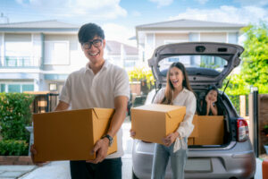 ครอบครัวขนของเข้าบ้านวันแรก โดยดูตามฤกษ์ขึ้นบ้านใหม่ 2568