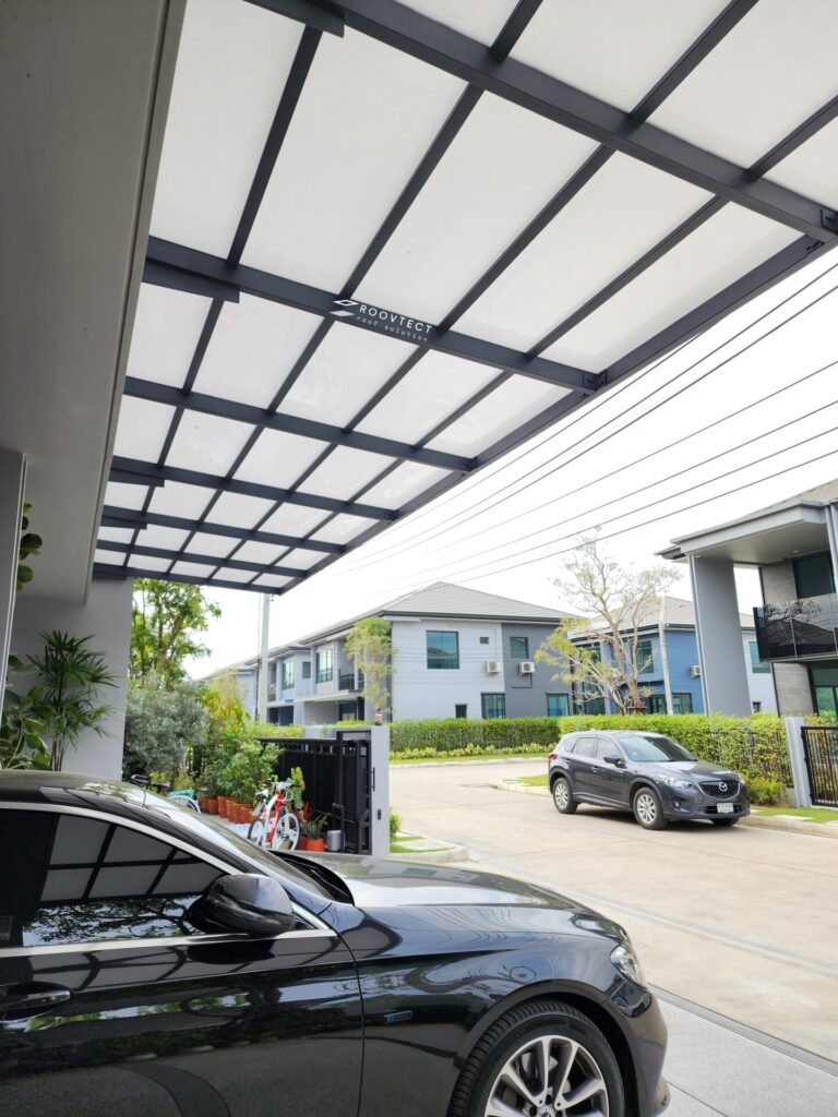 กันสาดไร้เสาแผ่น Shinkolite จาก ROOVTECT หมู่บ้านเศรษฐสิริ